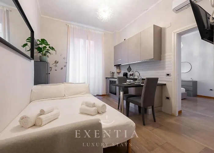 Eau De Trevi - Luxury Trevi Fountain Rome