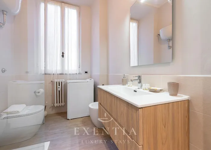 Eau De Trevi - Luxury Trevi Fountain Rome