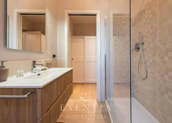 Eau De Trevi - Luxury Trevi Fountain